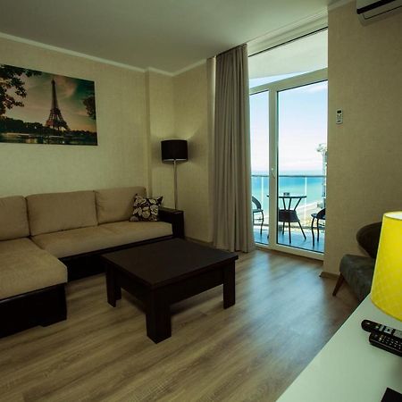 Holiday Lux Sea Towers Batumi Luaran gambar