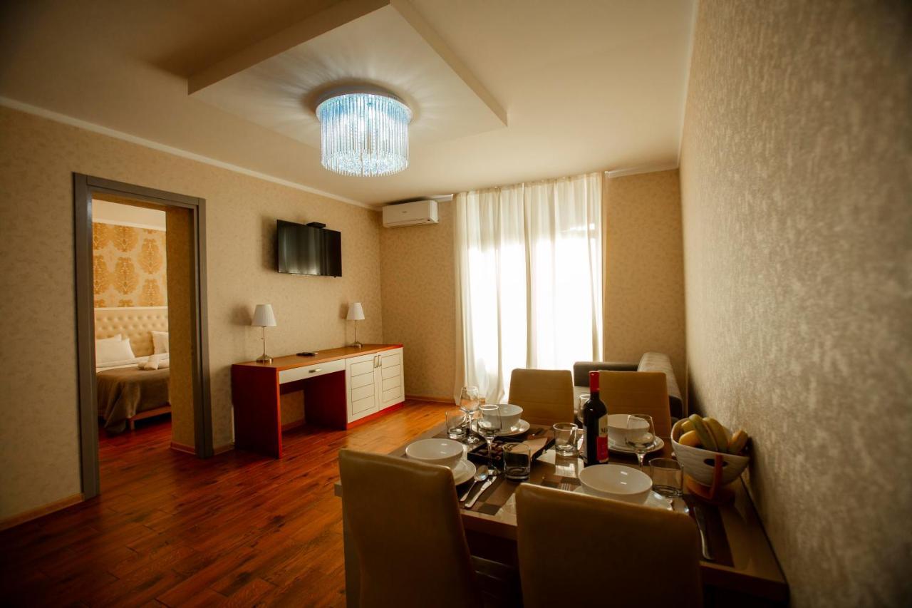 Holiday Lux Sea Towers Batumi Luaran gambar