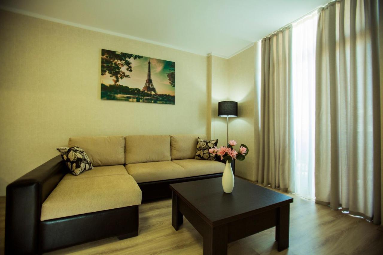 Holiday Lux Sea Towers Batumi Luaran gambar