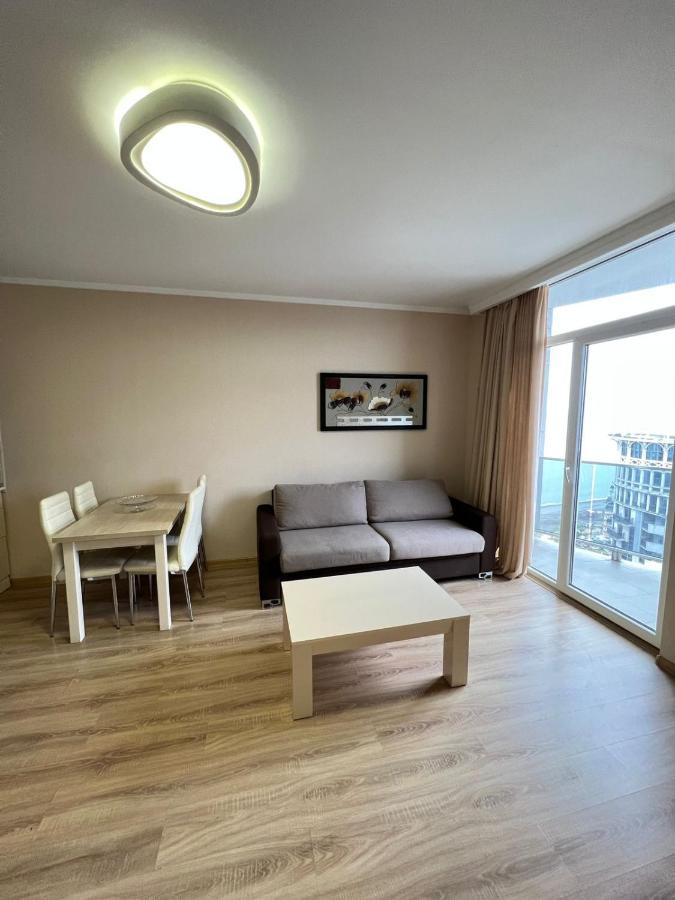 Holiday Lux Sea Towers Batumi Luaran gambar