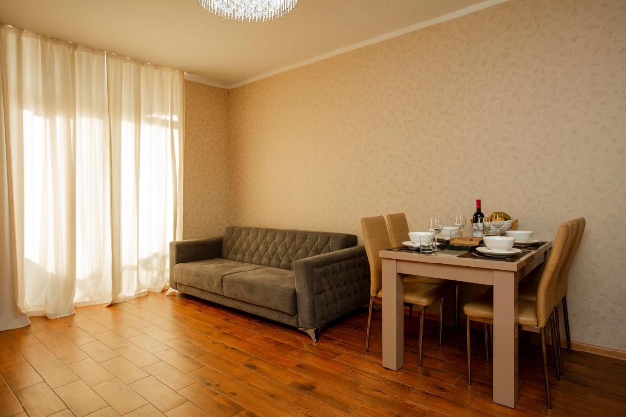 Holiday Lux Sea Towers Batumi Luaran gambar