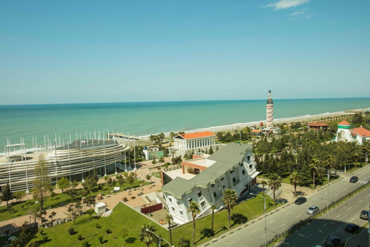 Holiday Lux Sea Towers Batumi Luaran gambar